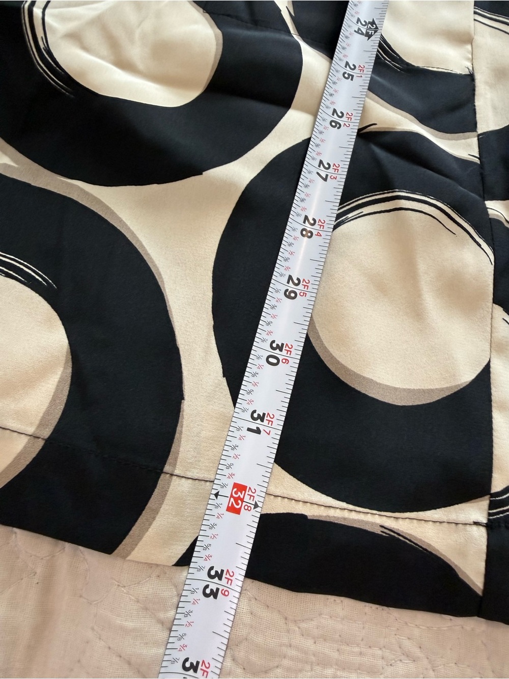 Alfani 100% Silk Geometric
Print Dress Women's Size 8 Tan
Black Boat Neck - Picture 9 of 9